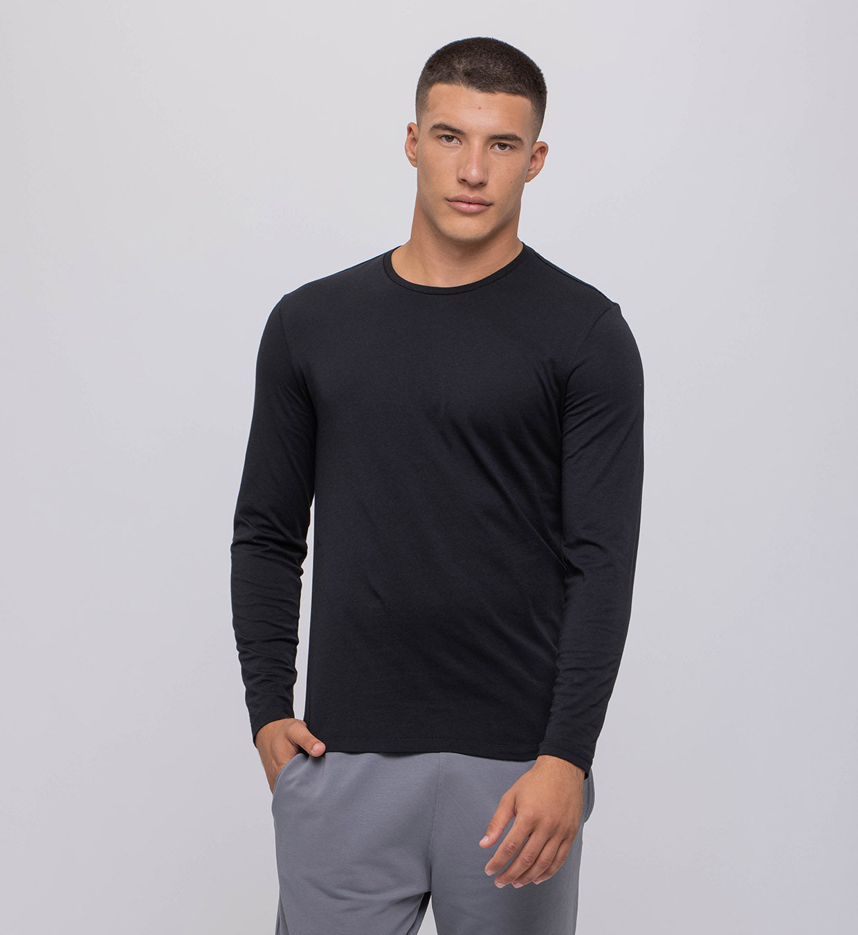 Men´s Basic Long- Sleeve Crew-Neck Cotton Top