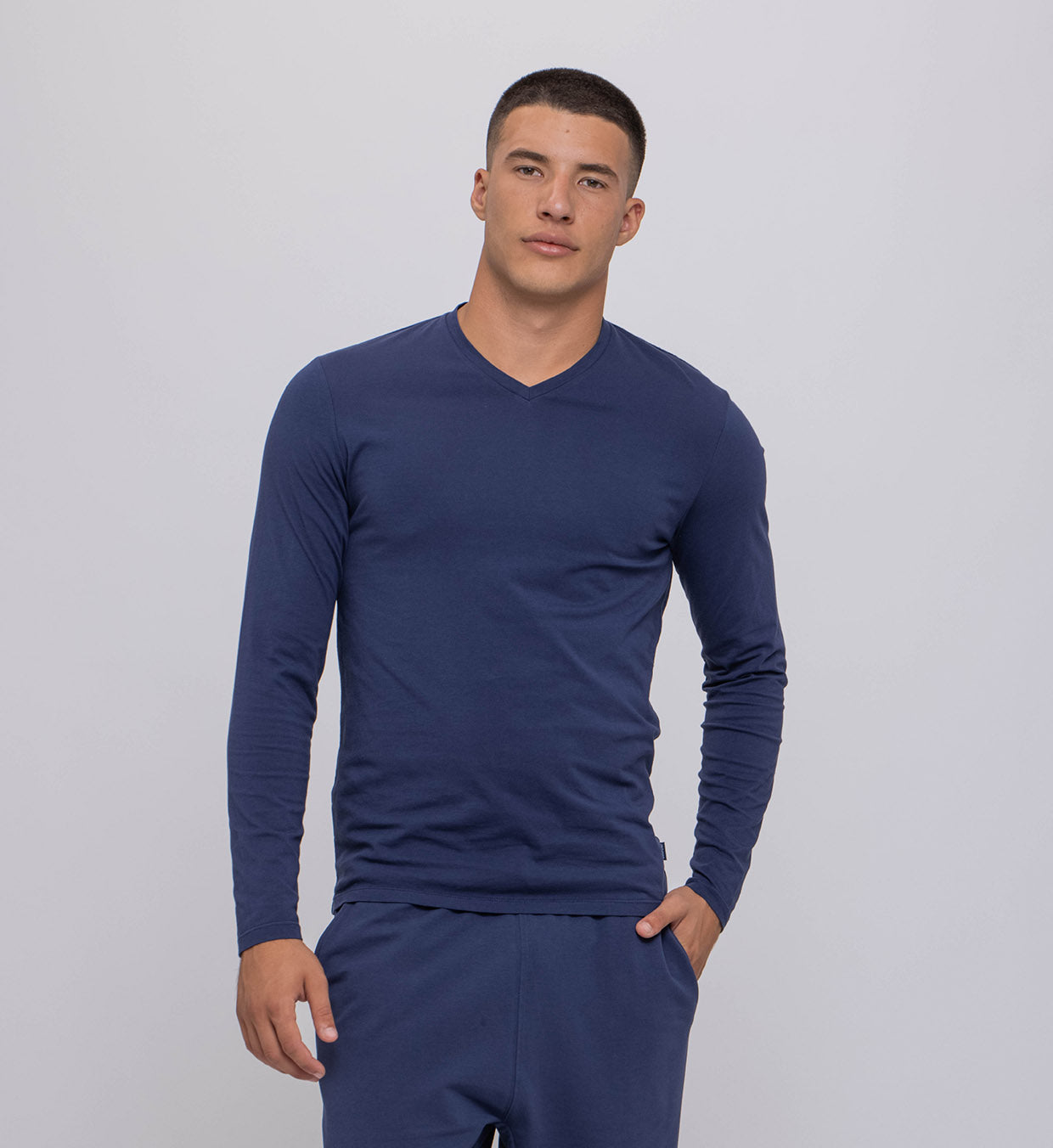 Men’s Basic Long-Sleeve V-Neck Cotton Top