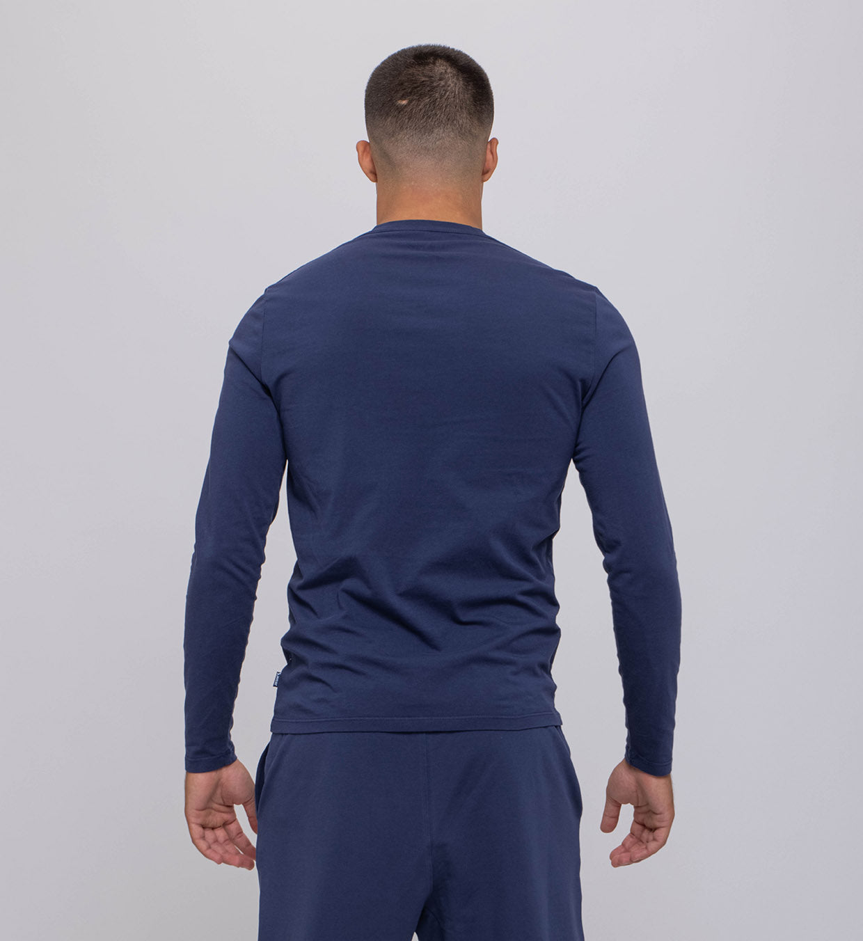 Men’s Basic Long-Sleeve V-Neck Cotton Top